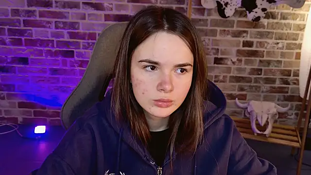 May Bloom online show from 02/10/26, 08:02