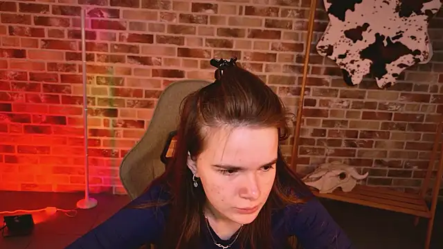 May Bloom online show from 03/24/26, 07:08