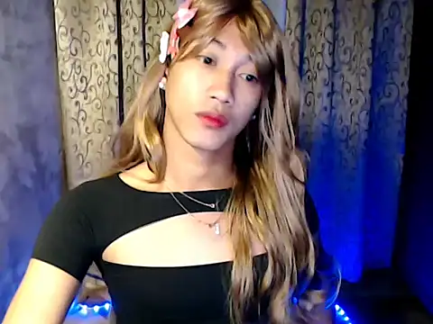 taylaxuxu online show from 12/17/25, 08:14