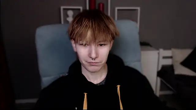 Snapshot of guitarandangell chatting on 02/25/26, 11:10 guitarandangell online show from 02/25/26, 11:10