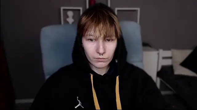 Snapshot of guitarandangell chatting on 02/26/26, 02:28 guitarandangell online show from 02/26/26, 02:28