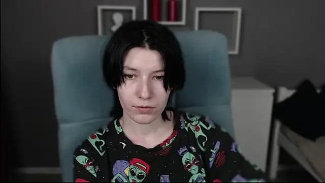 Snapshot of guitarandangell chatting on 07/01/26, 04:07 guitarandangell online show from 07/01/26, 04:07