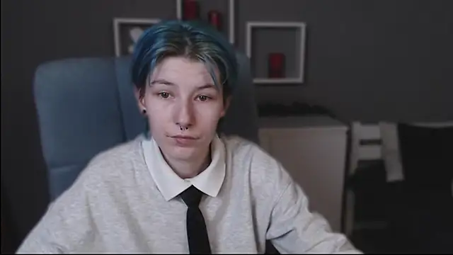 Snapshot of guitarandangell chatting on 10/20/25, 06:48 guitarandangell online show from 10/20/25, 06:48