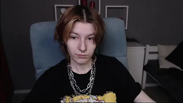 Snapshot of guitarandangell chatting on 02/12/26, 09:09 guitarandangell online show from 02/12/26, 09:09