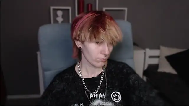 guitarandangell online show from 04/18/26, 07:44