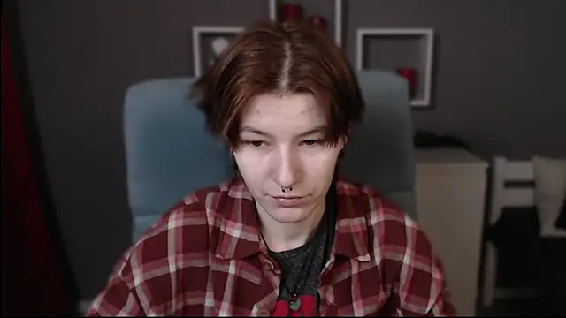 Snapshot of guitarandangell chatting on 11/22/25, 06:45 guitarandangell online show from 11/22/25, 06:45