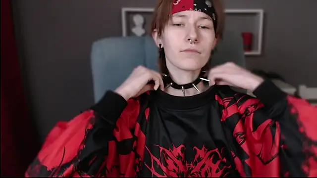 Snapshot of guitarandangell chatting on 12/17/25, 06:24 guitarandangell online show from 12/17/25, 06:24