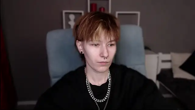 Snapshot of guitarandangell chatting on 02/19/26, 08:55 guitarandangell online show from 02/19/26, 08:55