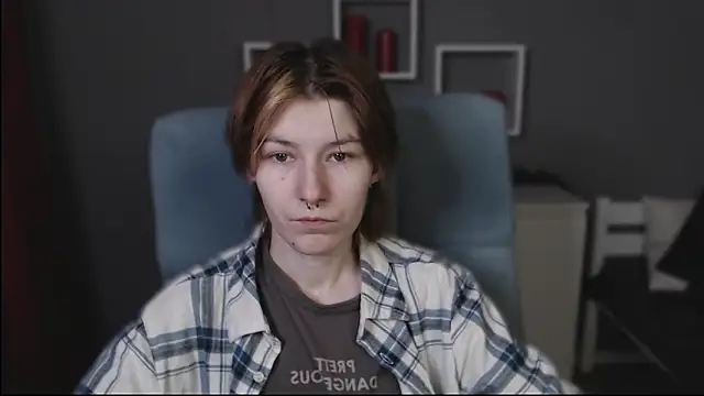 Snapshot of guitarandangell chatting on 02/04/26, 02:23 guitarandangell online show from 02/04/26, 02:23