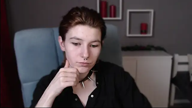 Snapshot of guitarandangell chatting on 12/19/25, 08:27 guitarandangell online show from 12/19/25, 08:27