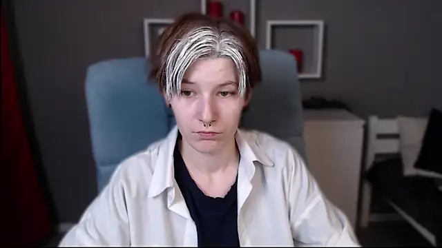 Snapshot of guitarandangell chatting on 11/17/25, 04:16 guitarandangell online show from 11/17/25, 04:16