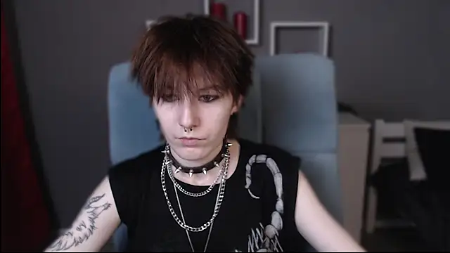 Snapshot of guitarandangell chatting on 11/11/25, 05:35 guitarandangell online show from 11/11/25, 05:35