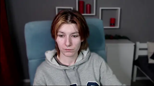 Snapshot of guitarandangell chatting on 02/05/26, 06:31 guitarandangell online show from 02/05/26, 06:31