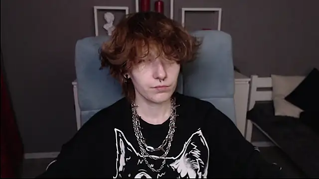 Snapshot of guitarandangell chatting on 02/11/26, 06:35 guitarandangell online show from 02/11/26, 06:35