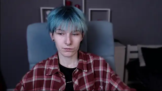 Snapshot of guitarandangell chatting on 10/30/25, 07:28 guitarandangell online show from 10/30/25, 07:28