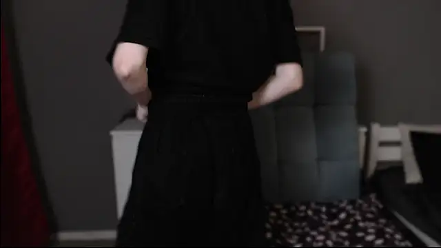 Snapshot of guitarandangell chatting on 11/16/25, 05:01 guitarandangell online show from 11/16/25, 05:01