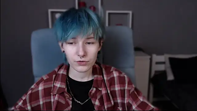 Snapshot of guitarandangell chatting on 10/27/25, 03:18 guitarandangell online show from 10/27/25, 03:18