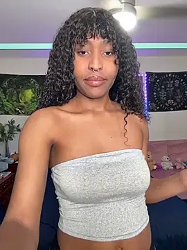 DaisyMynx online show from 12/17/25, 03:33