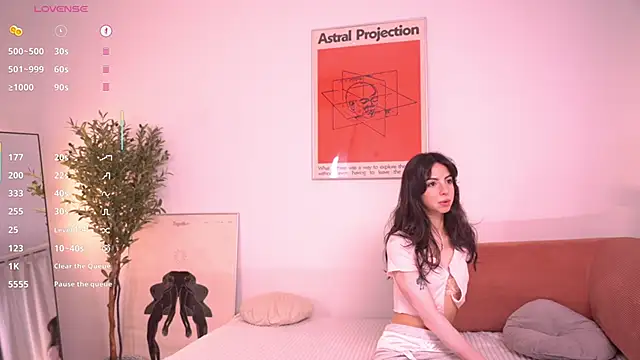 Snapshot of Pheromoon chatting on 06/28/26, 06:09 Pheromoon online show from 06/28/26, 06:09