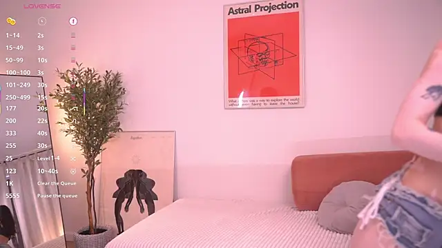 Pheromoon online show from 05/31/26, 06:08