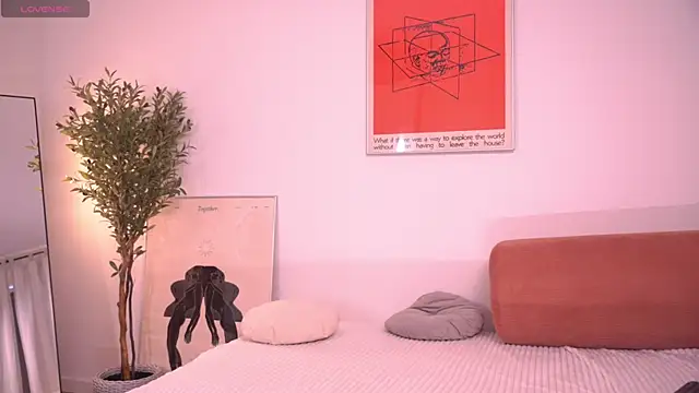 Snapshot of Pheromoon chatting on 06/10/26, 06:14 Pheromoon online show from 06/10/26, 06:14