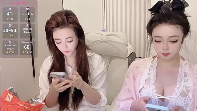 Kinadolly online show from 12/23/25, 08:02