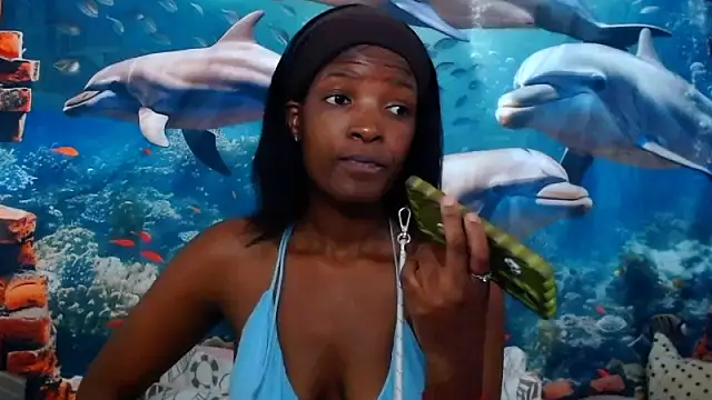 Snapshot of AfricanBarbiee69 chatting on 05/13/26, 09:05 AfricanBarbiee69 online show from 05/13/26, 09:05