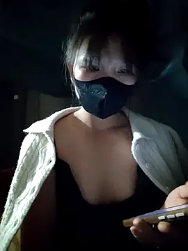 linh-miu99 online show from 11/15/25, 01:37