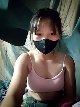 linh-miu99 online show from 11/20/25, 03:07