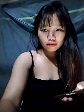 linh-miu99 online show from 10/29/25, 03:33