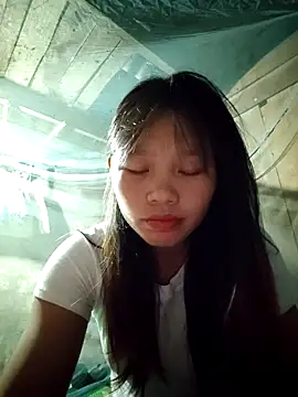 linh-miu99 online show from 11/05/25, 06:27