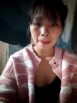 linh-miu99 online show from 11/18/25, 06:17