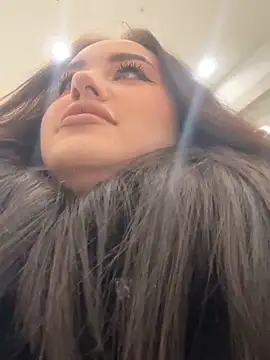 KiraSunshine online show from 12/19/25, 04:16