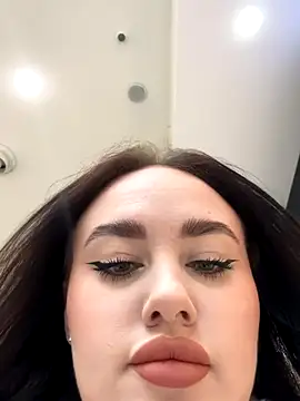 KiraSunshine online show from 10/22/25, 04:01