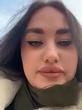 KiraSunshine online show from 11/20/25, 04:02