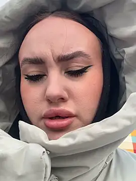 KiraSunshine online show from 11/07/25, 03:33