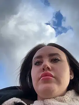 KiraSunshine online show from 11/02/25, 03:33