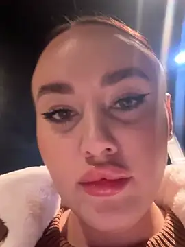 KiraSunshine online show from 10/21/25, 03:28