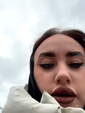 KiraSunshine online show from 11/10/25, 03:22