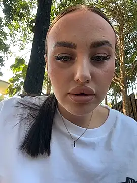 KiraSunshine online show from 02/02/26, 03:49