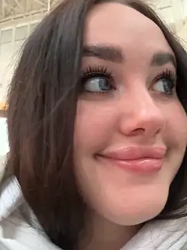 KiraSunshine online show from 11/13/25, 03:32