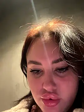 KiraSunshine online show from 10/26/25, 03:40