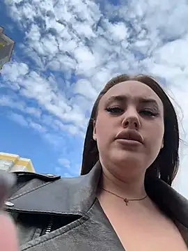 KiraSunshine online show from 05/26/26, 03:59