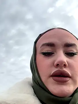 KiraSunshine online show from 10/27/25, 03:51