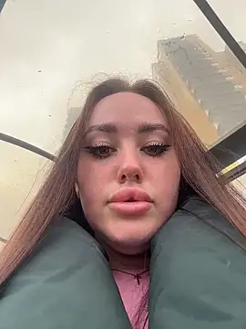 KiraSunshine online show from 04/13/26, 05:22