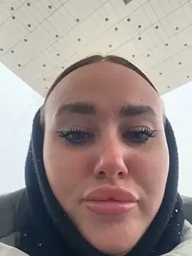 KiraSunshine online show from 11/05/25, 03:20