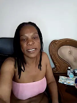 Hotcougar online show from 11/10/25, 08:19