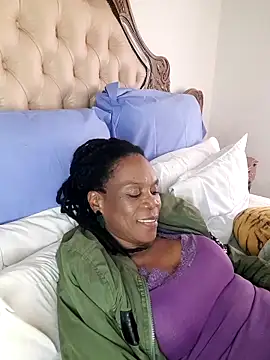 Hotcougar online show from 12/03/25, 12:59