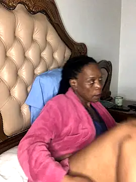 Hotcougar online show from 11/22/25, 11:03