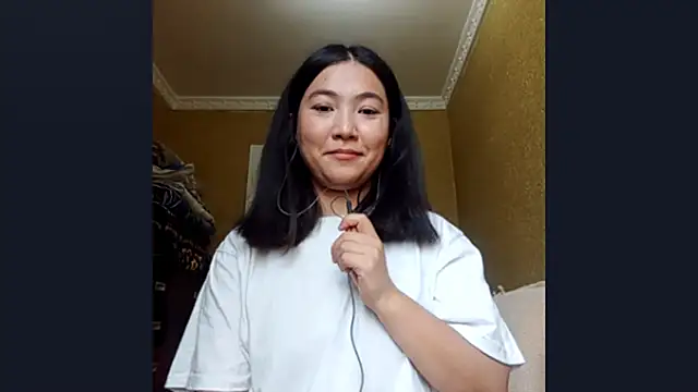 LinneaHyles online show from 10/27/25, 05:52